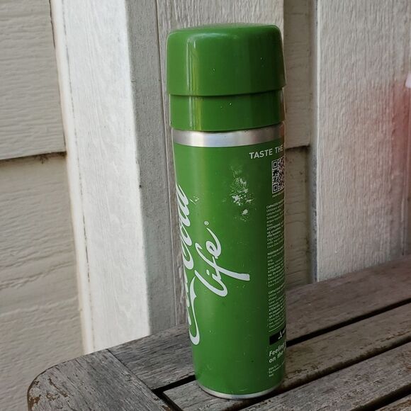 Coca-Cola Lime Green Flask 50 CL 16.9 oz. - Picture 4 of 10
